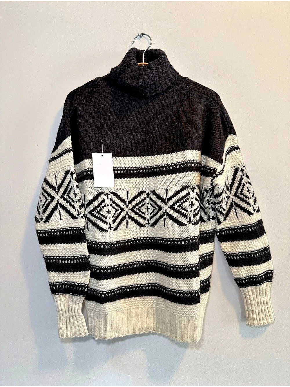 Geometric 100% Cashmere Turtleneck Sweater in Black & Cream NWT
